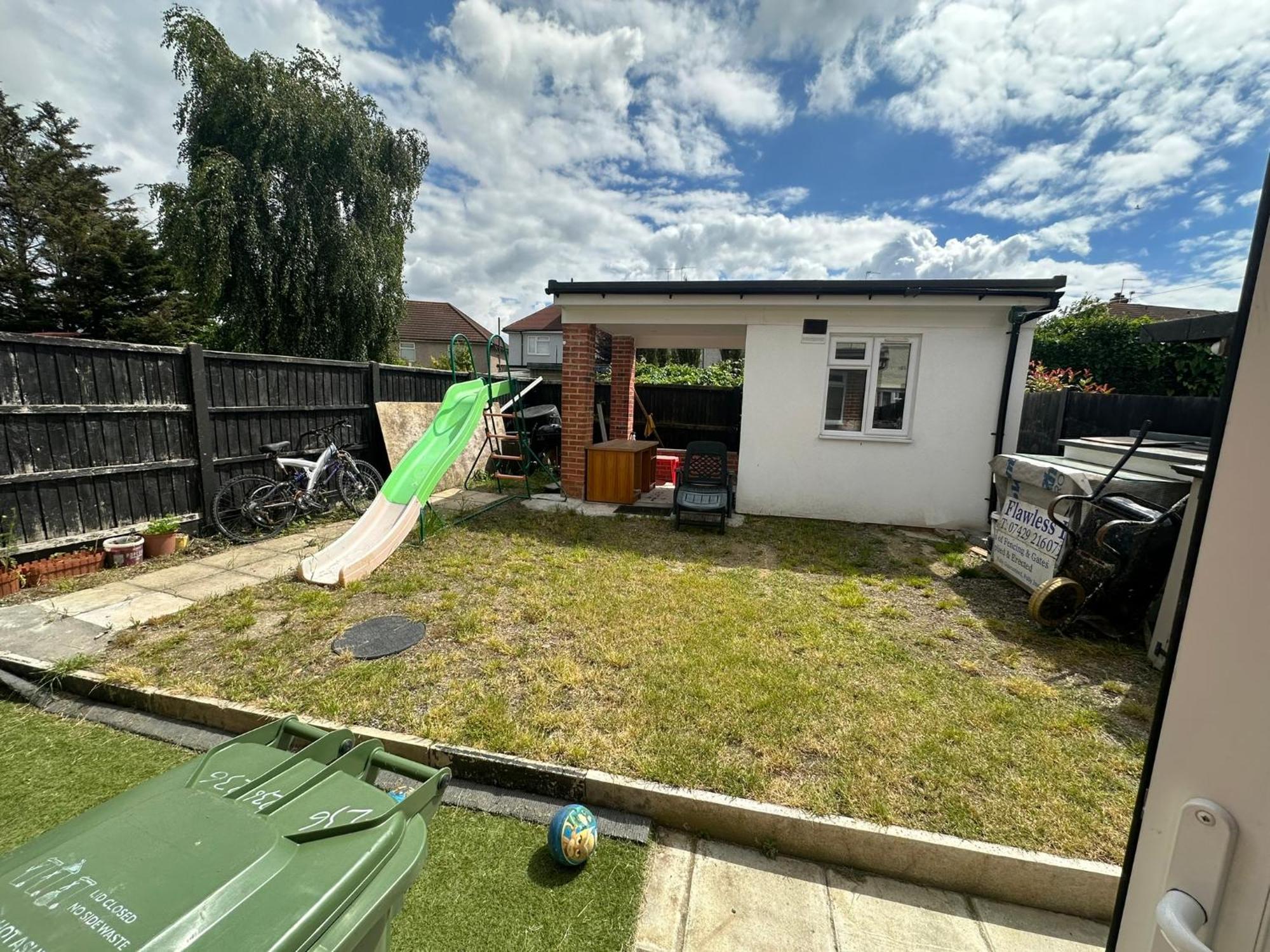Luxury Ensuite Studio In Crayford Dartford Bexley London With Full Kitchen And Side Garden Alleyway Entrance Erith Eksteriør bilde