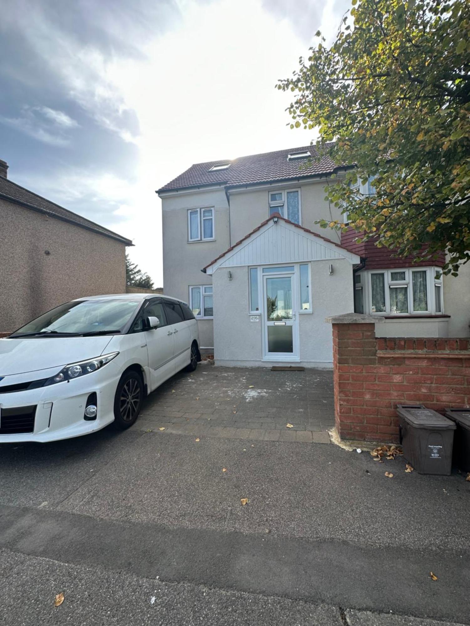 Luxury Ensuite Studio In Crayford Dartford Bexley London With Full Kitchen And Side Garden Alleyway Entrance Erith Eksteriør bilde