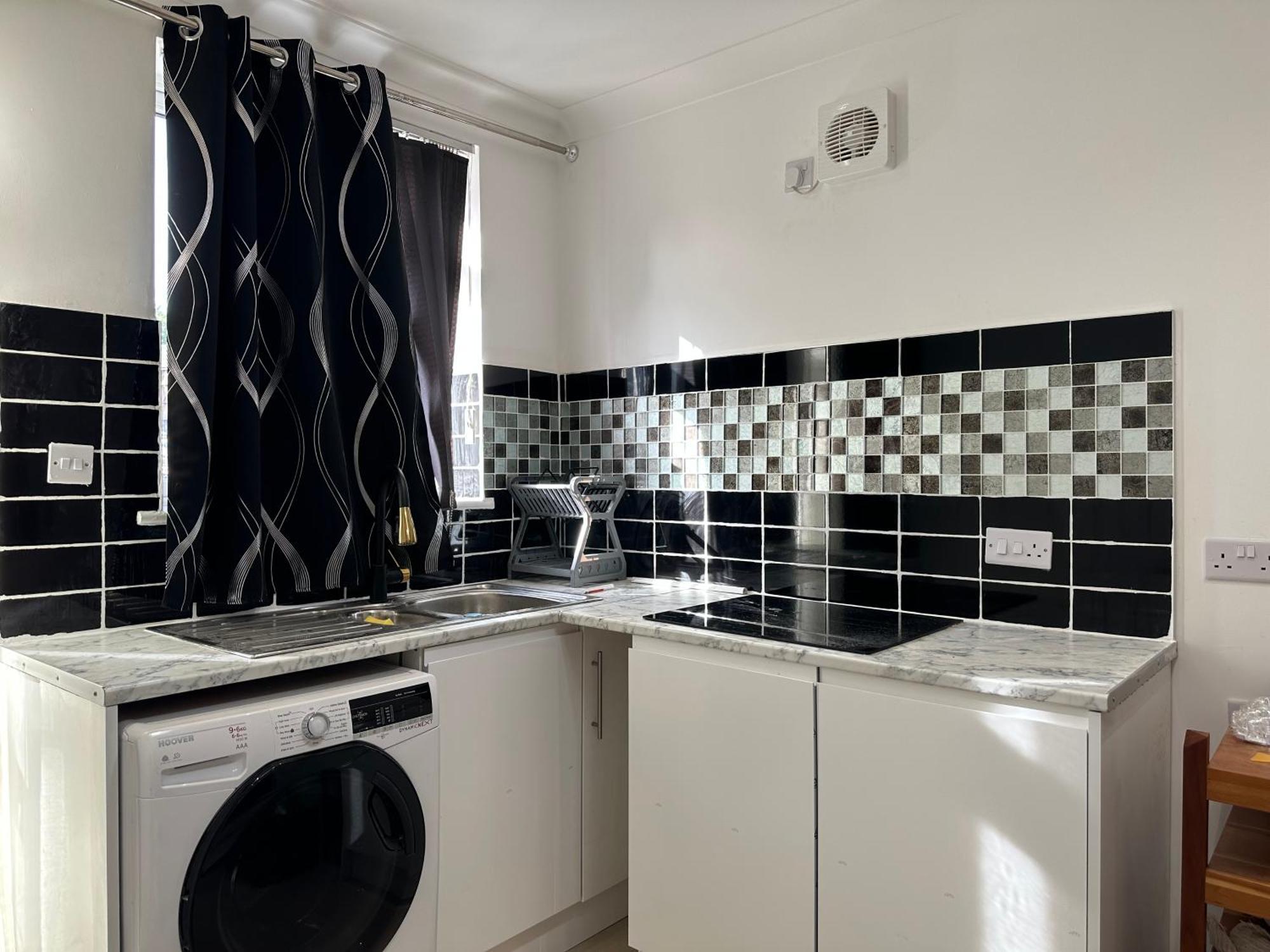 Luxury Ensuite Studio In Crayford Dartford Bexley London With Full Kitchen And Side Garden Alleyway Entrance Erith Eksteriør bilde